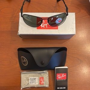 Ray-Ban sunglasses NWT! Matte black frames. Excellent condition!